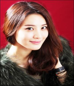Claudia Kim